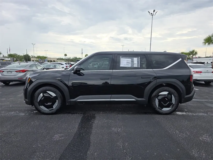 2026 Kia EV9 Light Long Range photo 1