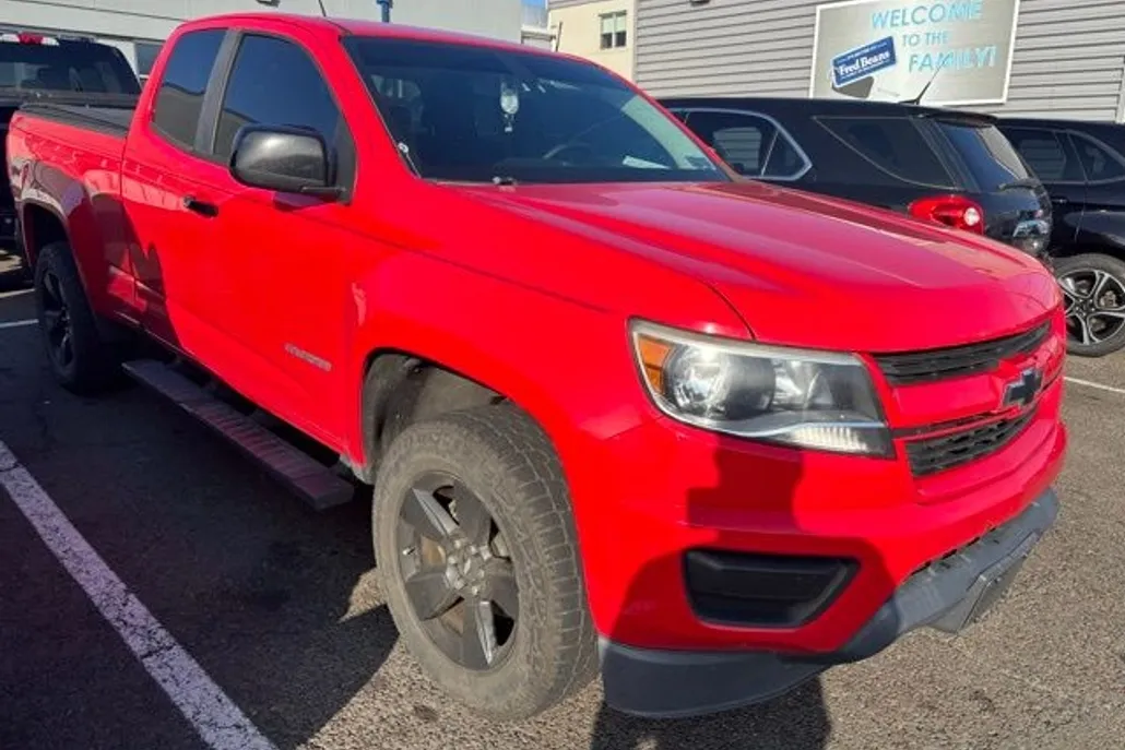 2017 Chevrolet Colorado LT photo 1