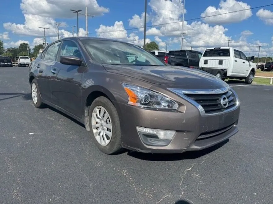 2014 Nissan Altima 2.5 S photo 1