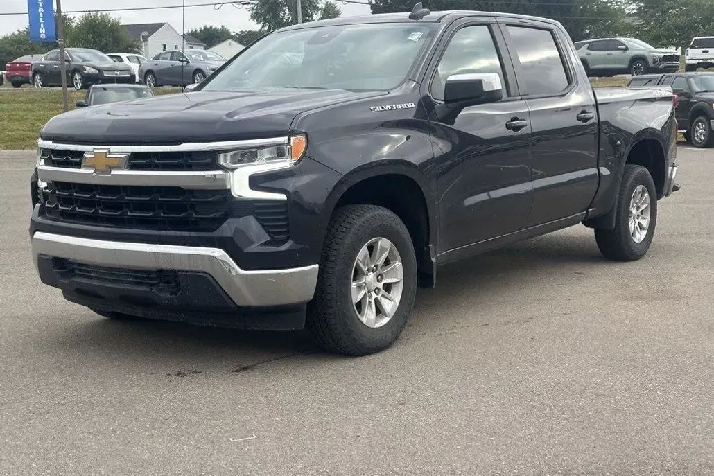 2022 Chevrolet Silverado 1500 LT photo 1