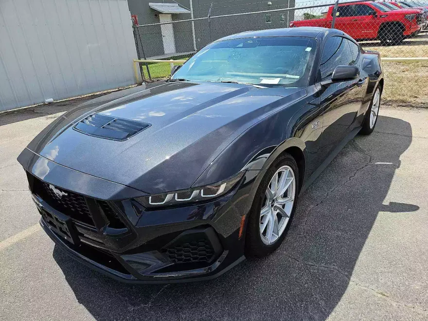 2024 Ford Mustang GT photo 1
