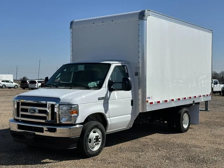 2025 Ford E-350 Base photo 1