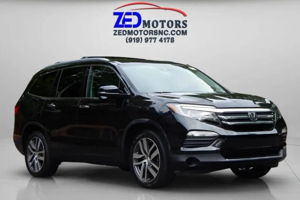 2016 Honda Pilot Touring photo 1