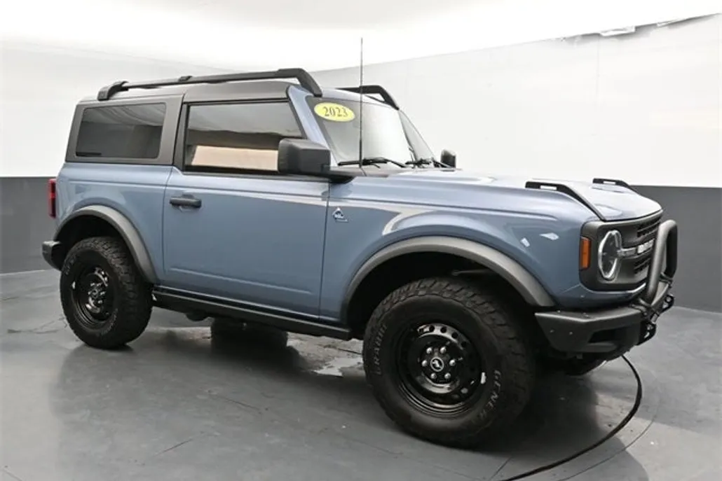2023 Ford Bronco Black Diamond photo 1