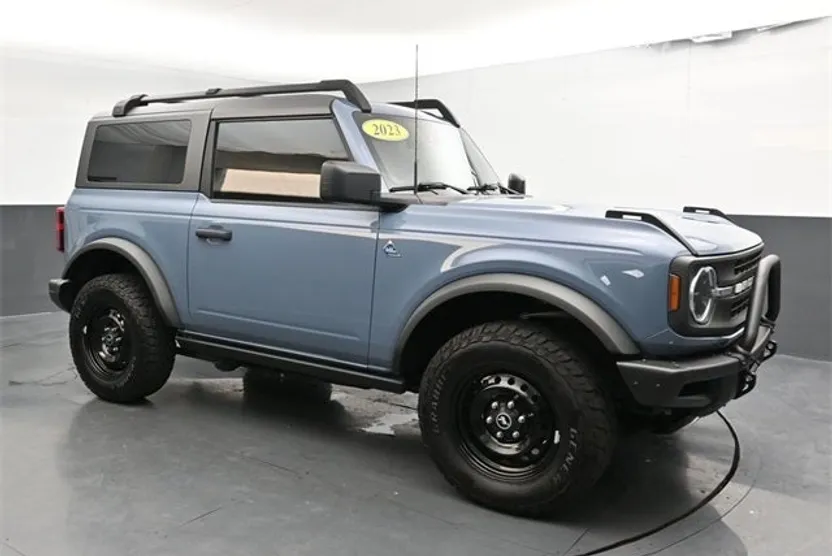 2023 Ford Bronco Black Diamond photo 1
