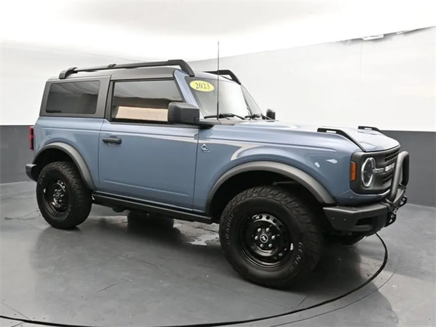 2023 Ford Bronco Black Diamond photo 1