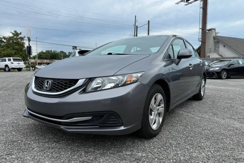 2013 Honda Civic LX photo 1