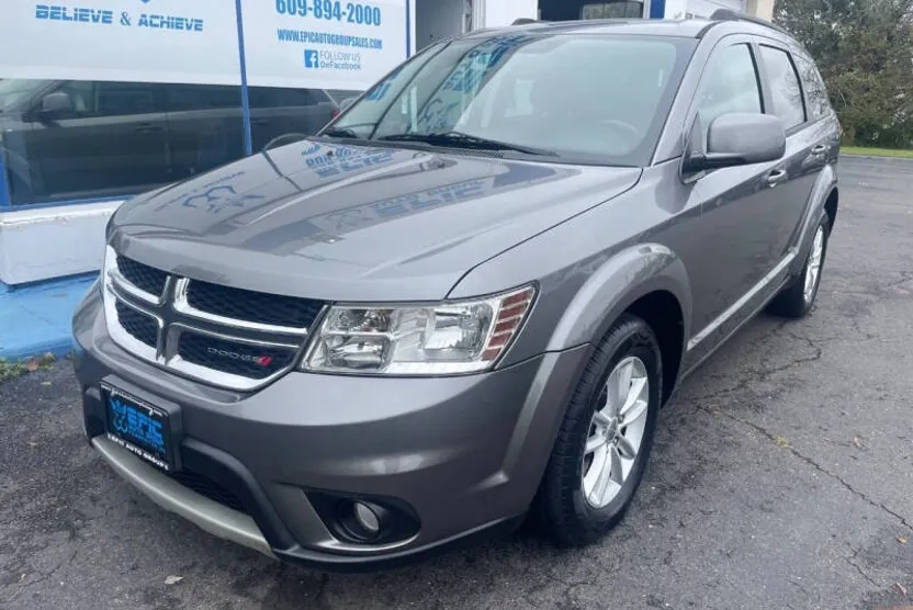 2013 Dodge Journey SXT photo 1