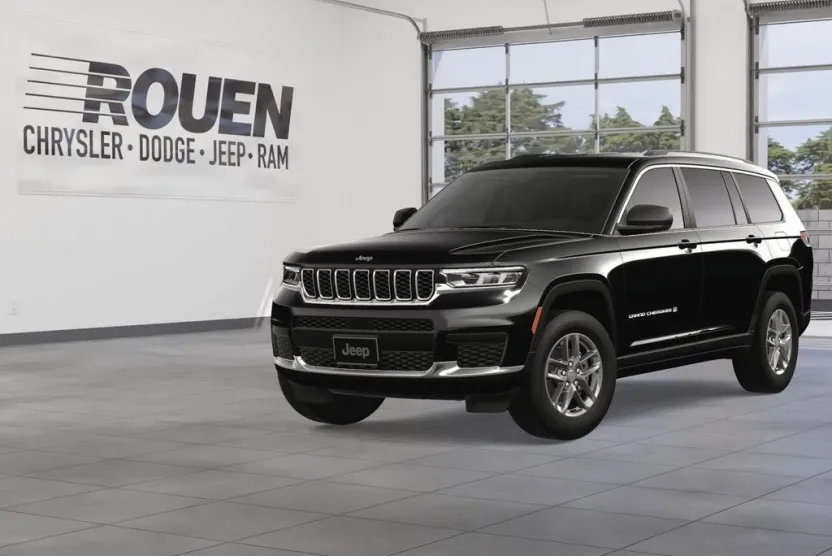 2025 Jeep Grand Cherokee Laredo photo 1