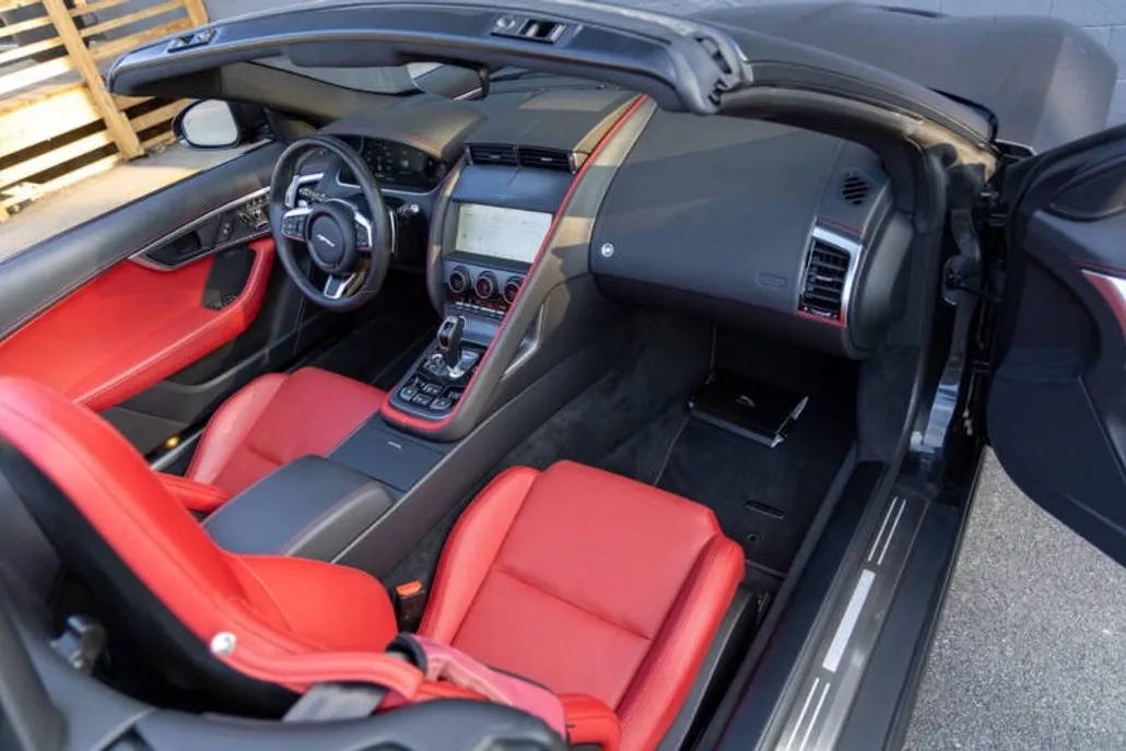 2023 Jaguar F-TYPE P450 R-Dynamic photo 1