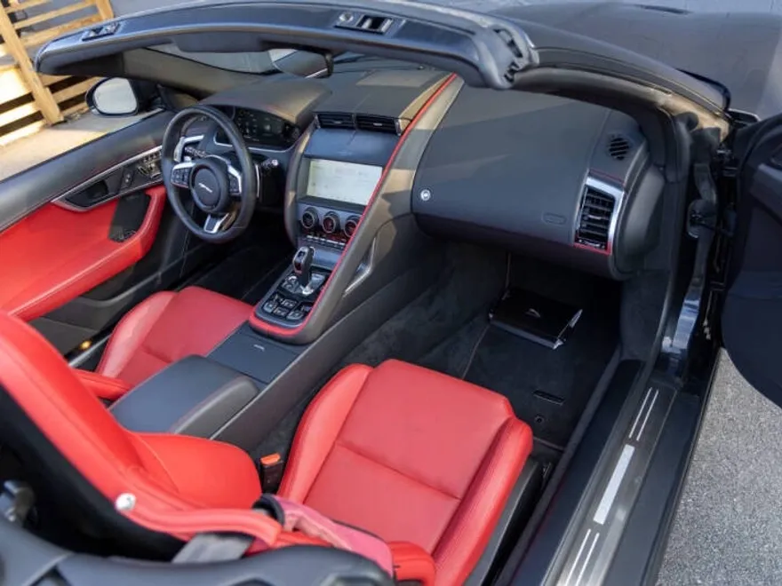 2023 Jaguar F-TYPE P450 R-Dynamic photo 1
