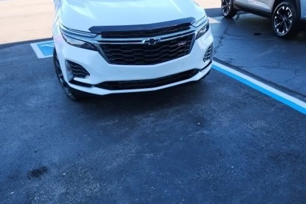 2022 Chevrolet Equinox RS photo 1