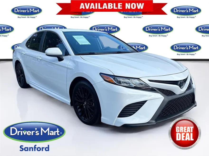 2019 Toyota Camry SE photo 1