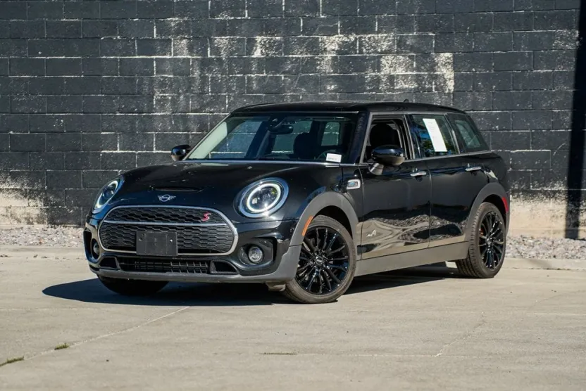 2023 Mini Clubman Base S ALL4 photo 1