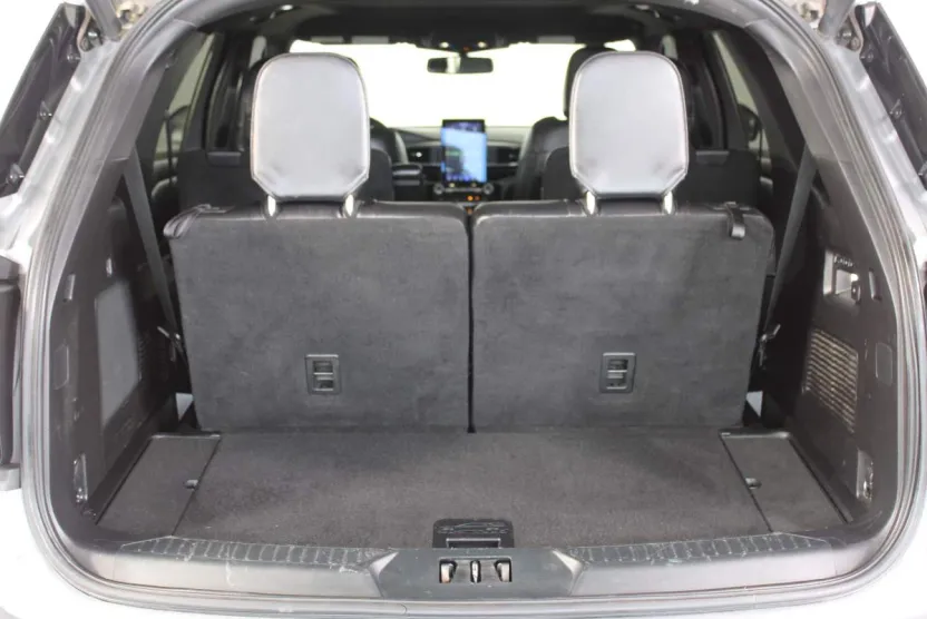 2021 Ford Explorer ST photo 1
