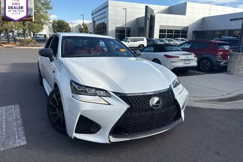 2016 Lexus GS F photo 1