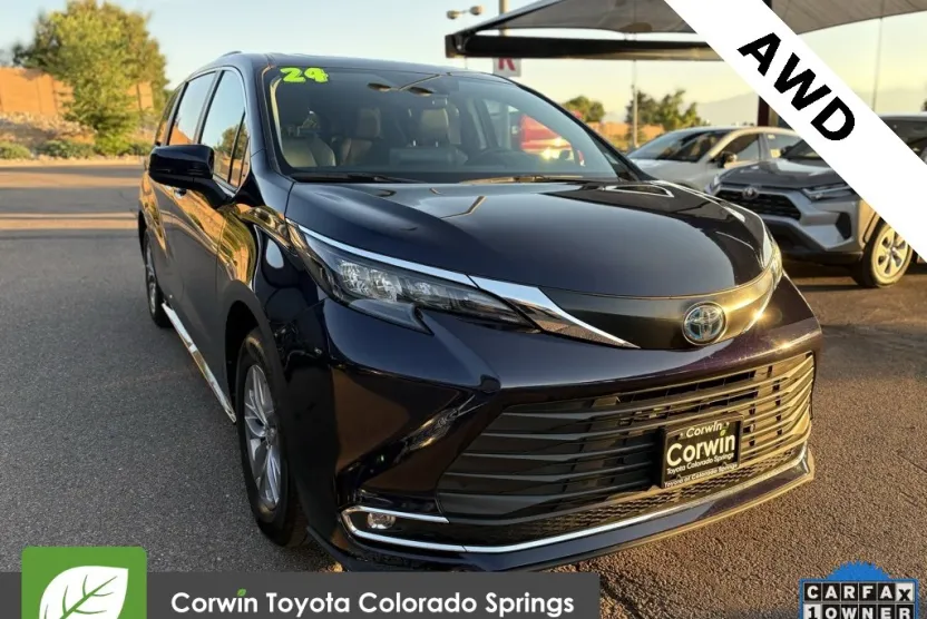 2024 Toyota Sienna XLE photo 1