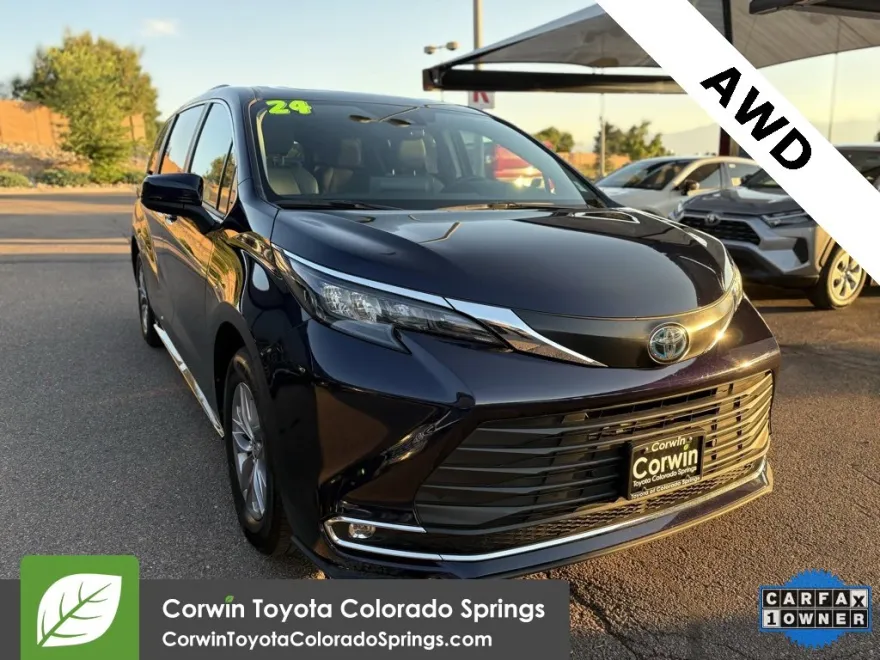 2024 Toyota Sienna XLE photo 1