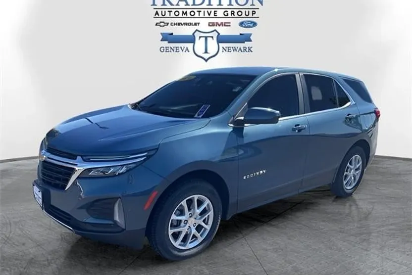 2024 Chevrolet Equinox LT photo 1