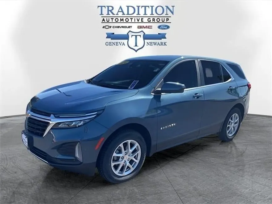 2024 Chevrolet Equinox LT photo 1
