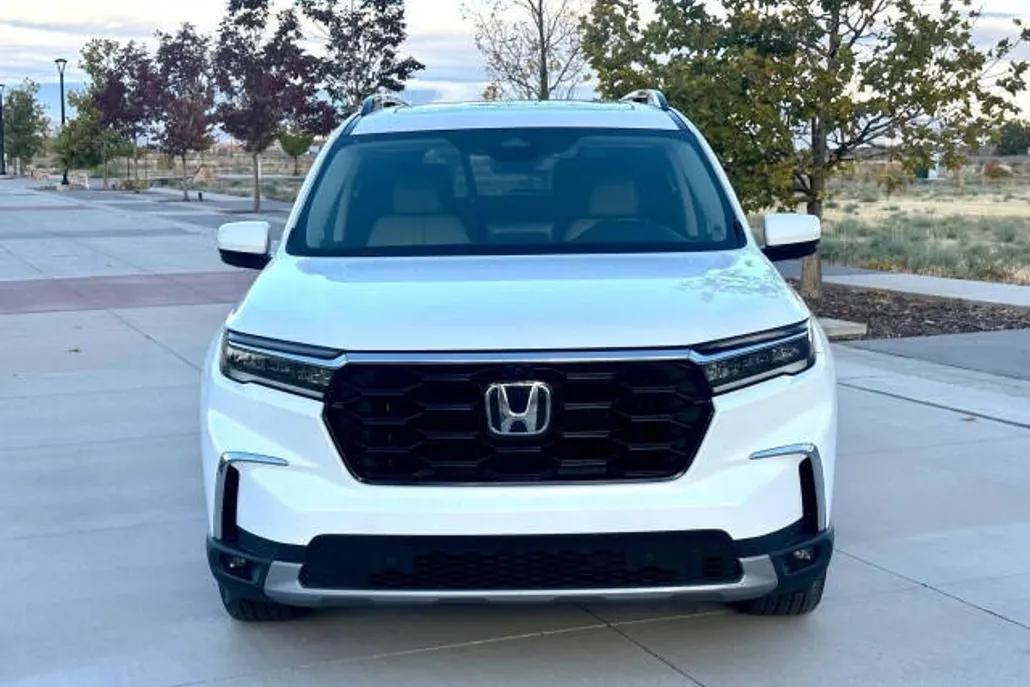 2023 Honda Pilot Elite photo 1