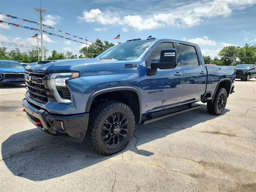2025 Chevrolet Silverado 2500HD LTZ photo 1