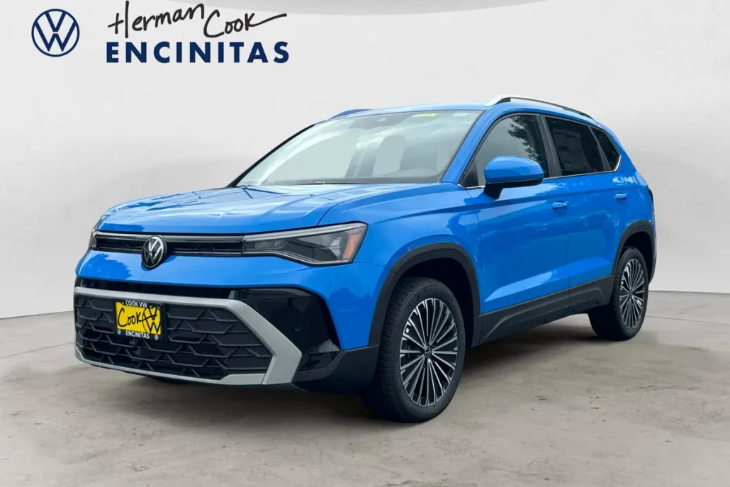 2025 Volkswagen Taos SE photo 1