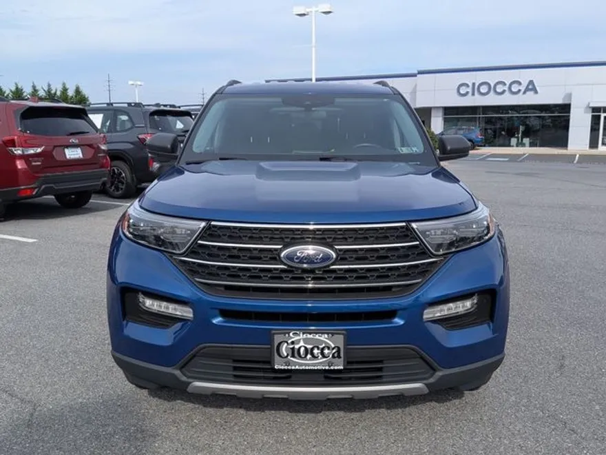2022 Ford Explorer XLT photo 1