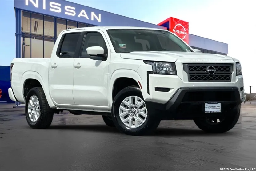 2023 Nissan Frontier SV photo 1