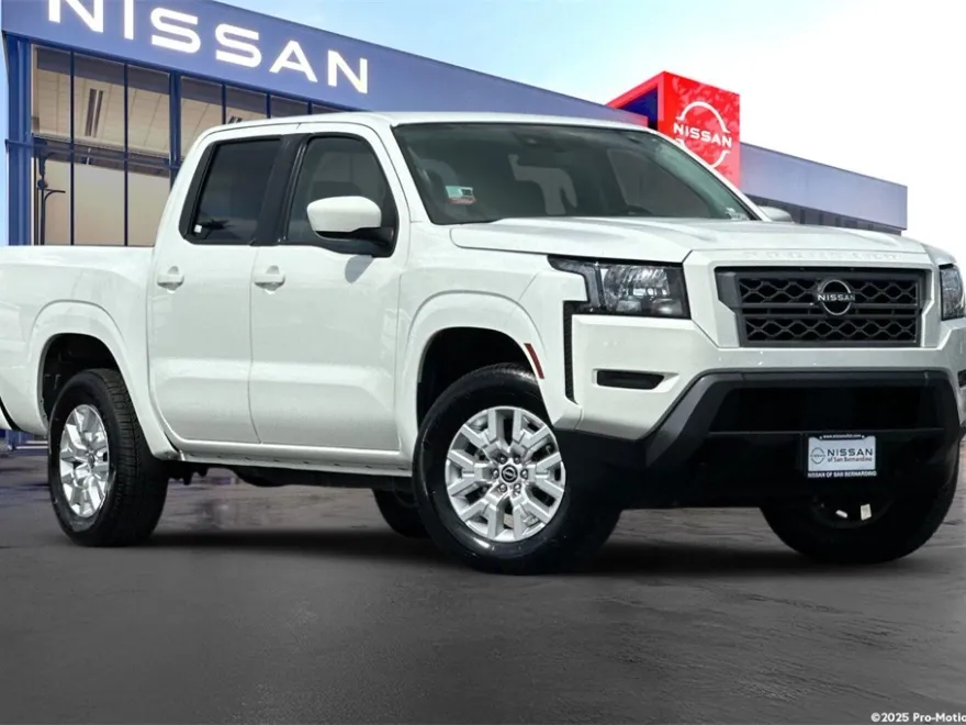 2023 Nissan Frontier SV photo 1
