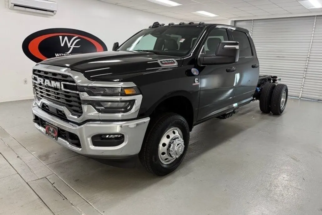 2025 Ram 3500 Tradesman photo 1