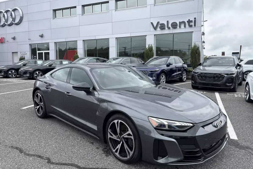 2023 Audi e-tron GT Premium Plus photo 1