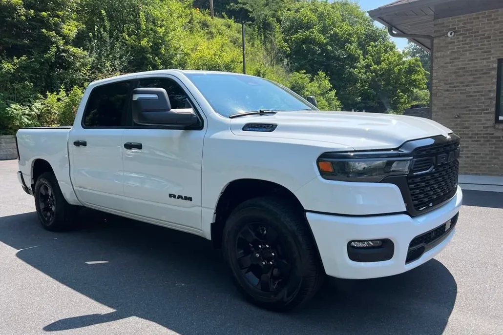 2025 Ram 1500 Tradesman photo 1