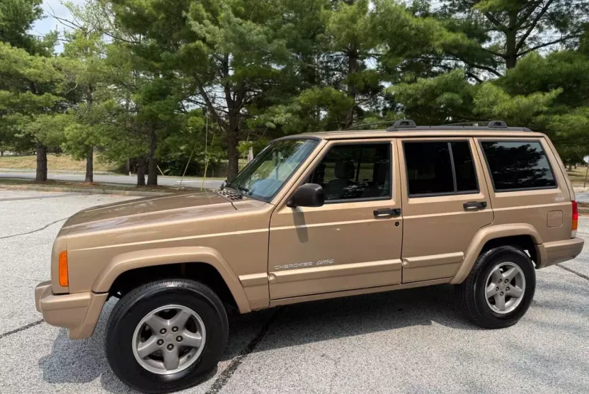 1999 Jeep Cherokee Sport Classic photo 1