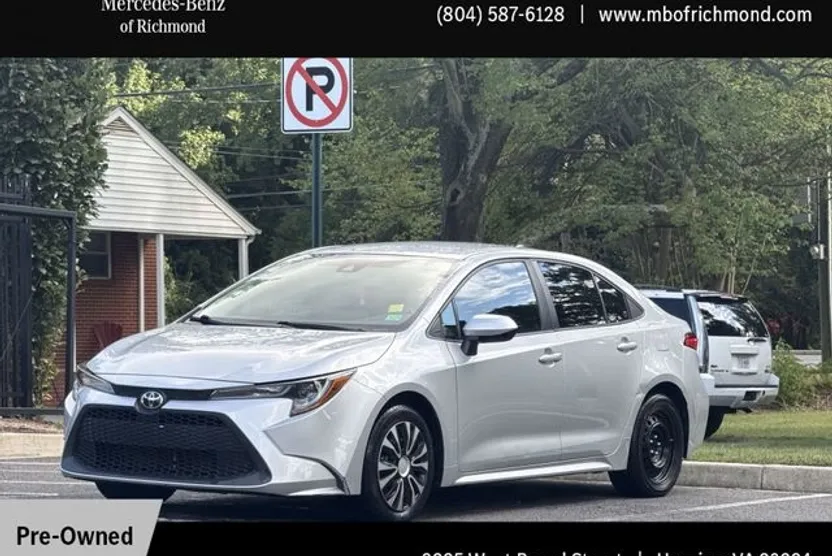 2021 Toyota Corolla LE photo 1