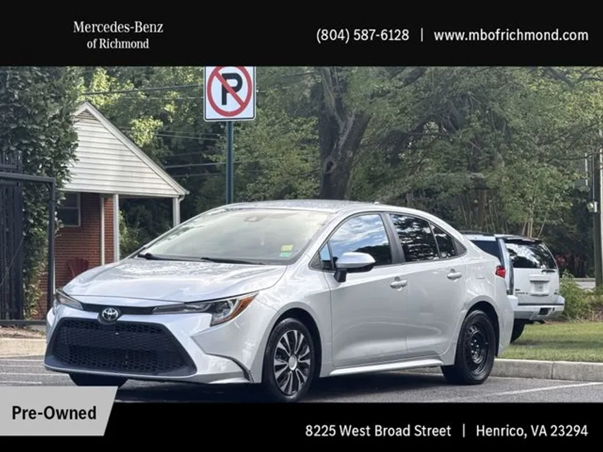 2021 Toyota Corolla LE photo 1