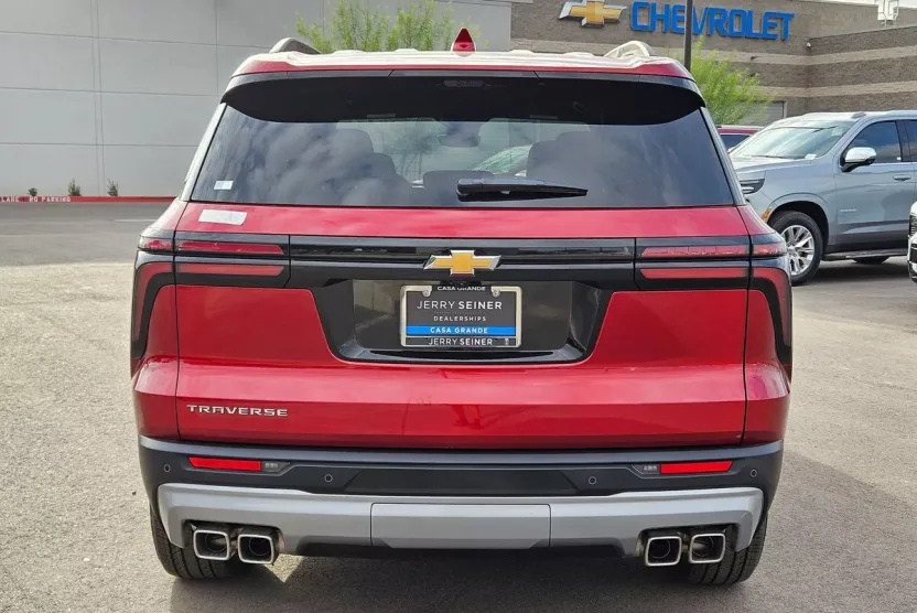 2026 Chevrolet Traverse photo 1