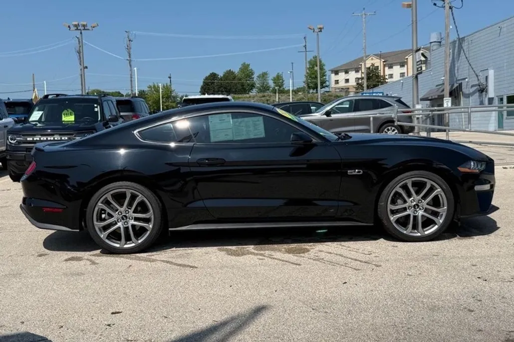 2021 Ford Mustang GT Premium photo 1