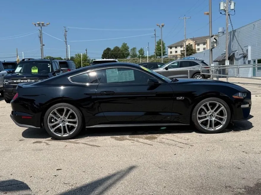 2021 Ford Mustang GT Premium photo 1