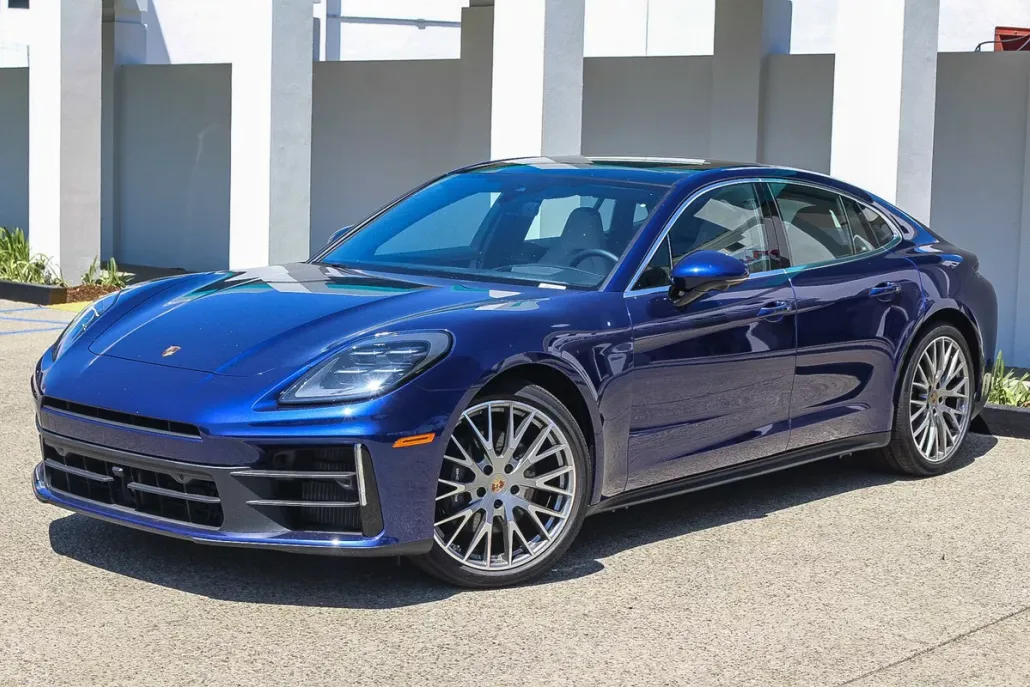 2024 Porsche Panamera 4 photo 1