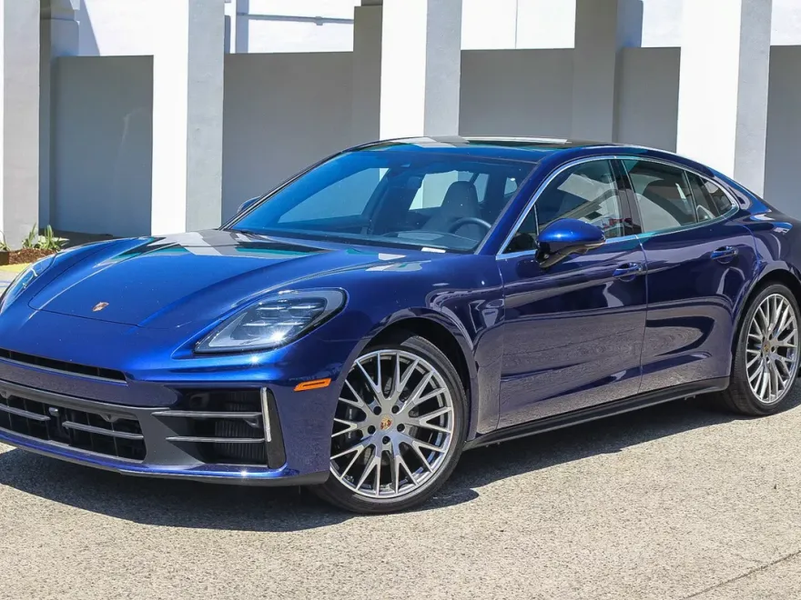 2024 Porsche Panamera 4 photo 1