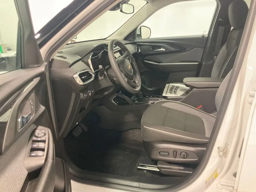 2023 Chevrolet Trailblazer LT photo 1