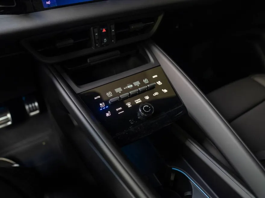 2025 Porsche Macan Electric photo 22