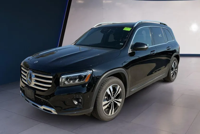 2025 Mercedes Benz GLB 250 photo 1