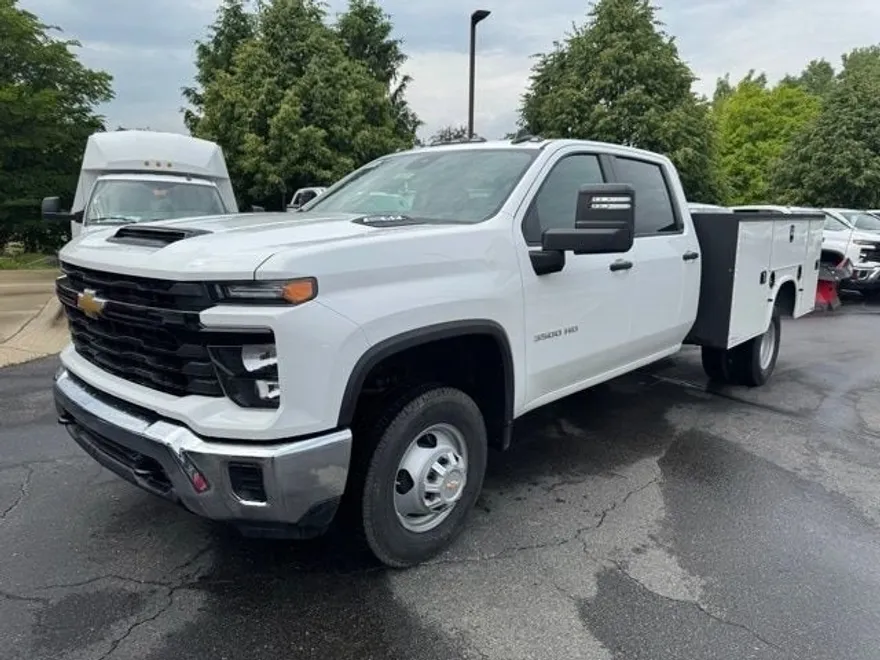 2025 Chevrolet Silverado 3500HD Work Truck photo 1
