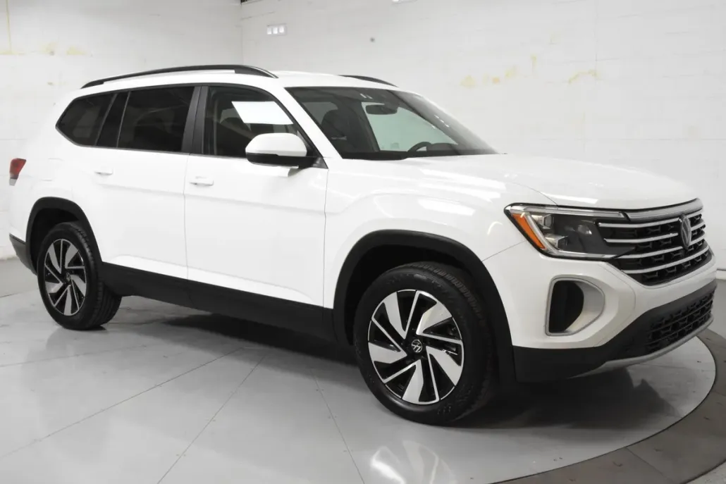 2024 Volkswagen Atlas SE Technology photo 1