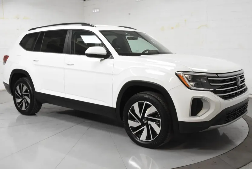 2024 Volkswagen Atlas SE Technology photo 1