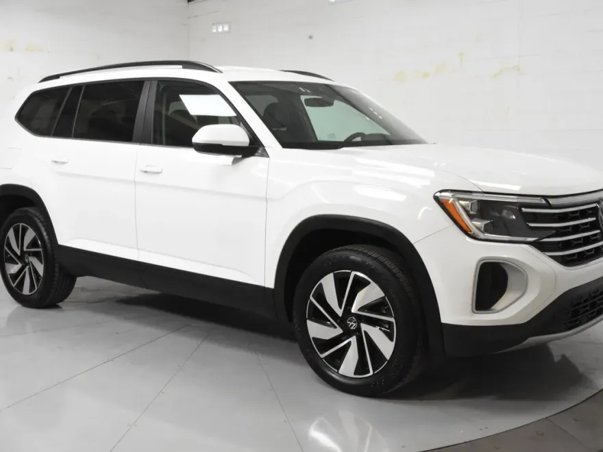 2024 Volkswagen Atlas SE Technology photo 1