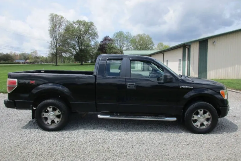 2010 Ford F-150 STX photo 1