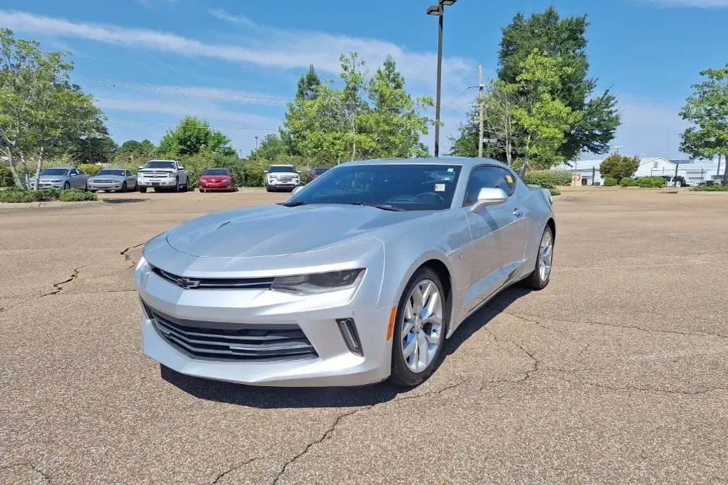 2016 Chevrolet Camaro 2LT photo 1